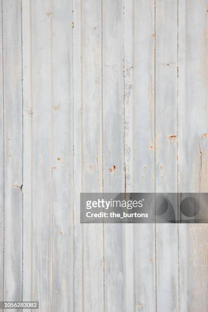 full frame shot of grey wooden wall, backgrounds - holzwand shabby chic stock-fotos und bilder