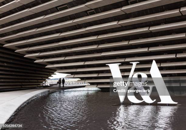 v&a museum a dundee - victoria and albert museum foto e immagini stock
