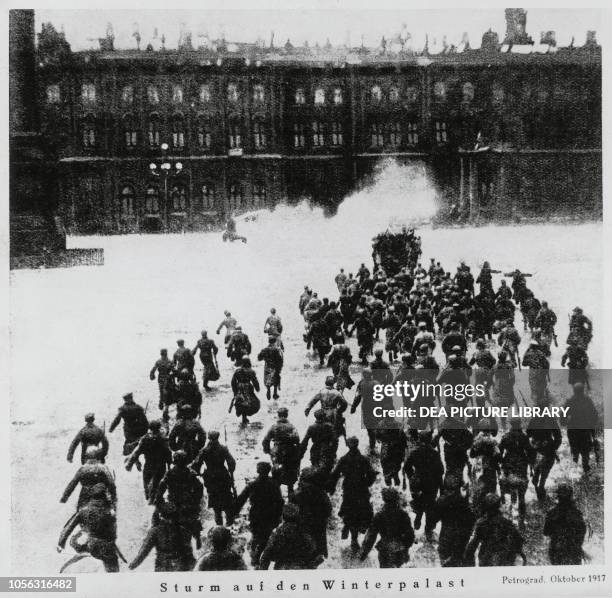 Assault on the Winter Palace on November 7 St Petersburg, frame from the film October by Sergej Michajlovic Ejzenstejn, Russia, Russian Revolution,...