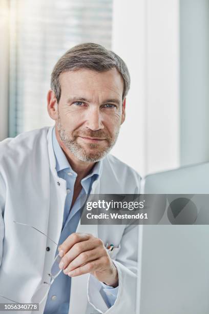 Male Gp Using Computer Photos and Premium High Res Pictures - Getty Images