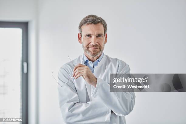 internist with stethoscope - european doctor bildbanksfoton och bilder