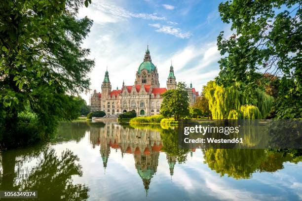 germany, hannover, new city hall - hannover duitsland stockfoto's en -beelden