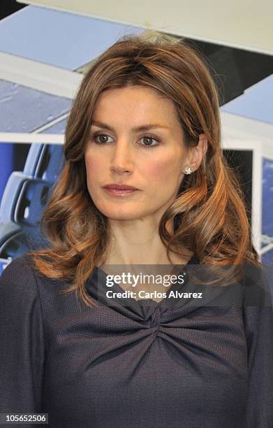 Princess Letizia of Spain attends "Ciudad Sostenible" awards at "Parque del Oeste" on October 18, 2010 in Madrid, Spain.