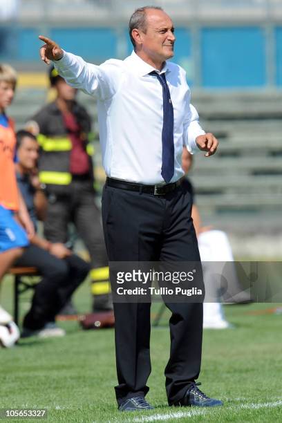 Delio Rossi coach of Palermo issues instructions during the Serie A match between Brescia and Palermo at Mario Rigamonti Stadium on September 12,...