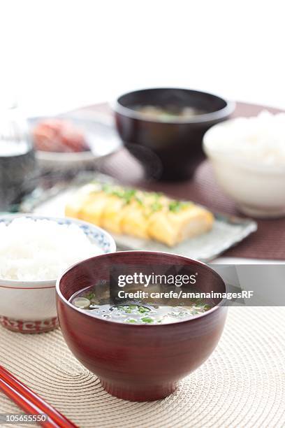 miso soup and rice - misosuppe stock-fotos und bilder