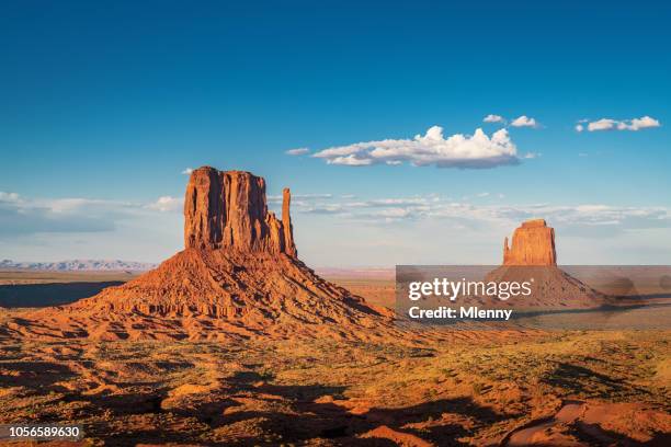 west and east mitten butte monument valley arizona usa - vale monument imagens e fotografias de stock