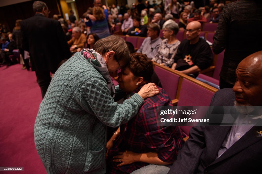 Pittsburgh Area Congregation Attend First Shabbat Since Last Saturday's Synagogue Shooting