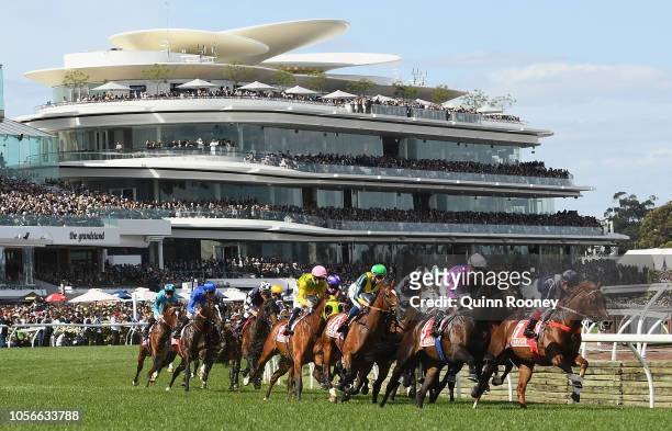 The field round the bend in race 7 The AAMI Victoria Derby during Derby Day at Flemington Racecourse on November 3, 2018 in Melbourne, Australia.