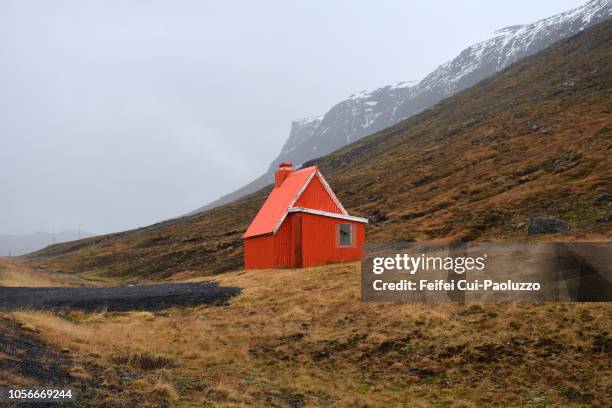 rescue cabin near egilsstadir in eastern iceland - cultura islandesa fotografías e imágenes de stock