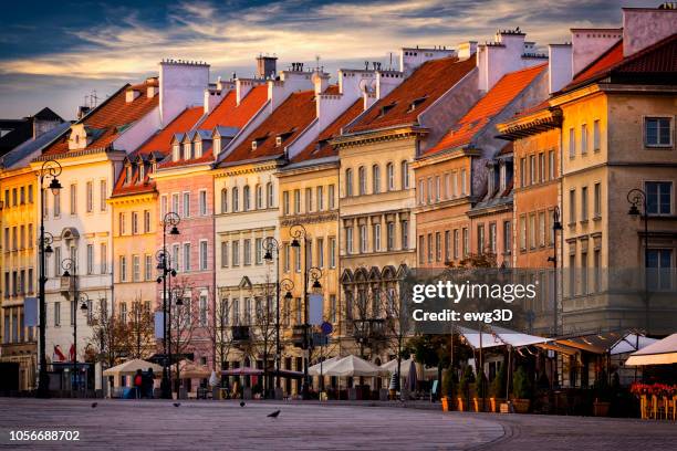 krakowskie przedmieście street en la mañana, varsovia, polonia - polonia fotografías e imágenes de stock