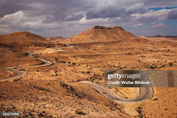 beni kheddache, c 207 desert road - desert road stock pictures, royalty-free photos & images