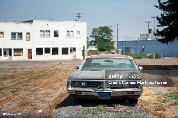 abandoned car. - obsolete stock pictures, royalty-free photos & images