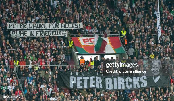 November 2018, Bavaria, Augsburg: Soccer: Bundesliga, FC Augsburg - 1st FC Nuremberg, 10th matchday in the WWK-Arena. Augsburg's fans remember former...