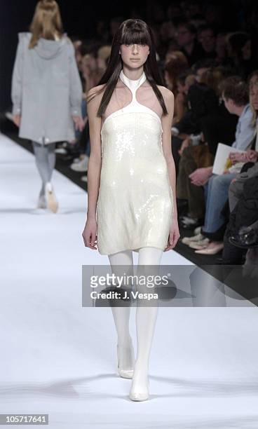 Catriona Balfe in Marc Jacobs Fall 2003 Fashion during Mercedes-Benz Fashion Week Fall 2003 Collection - Marc Jacobs - Runway at New York State...