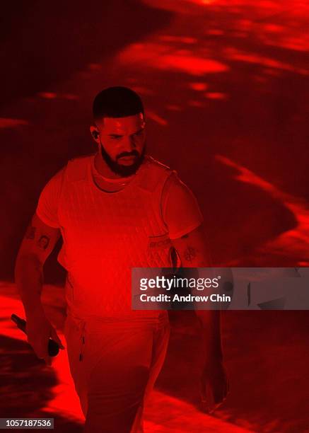 Rapper Drake performs on stage at Rogers Arena on November 3, 2018 in Vancouver, Canada.