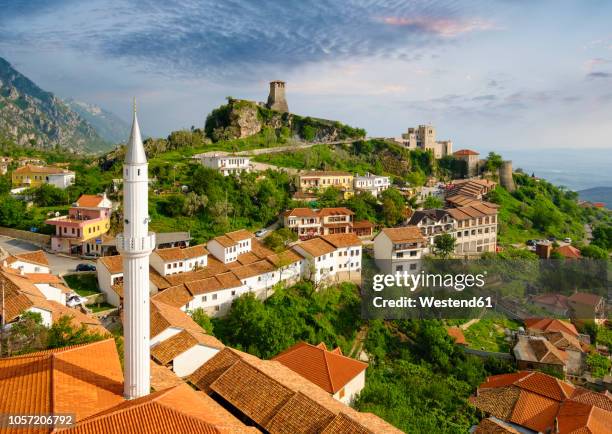 albania, kruje, townscape with bazaar street, bazaar mosque, skanderbeg museum and fortress - krujë - fotografias e filmes do acervo