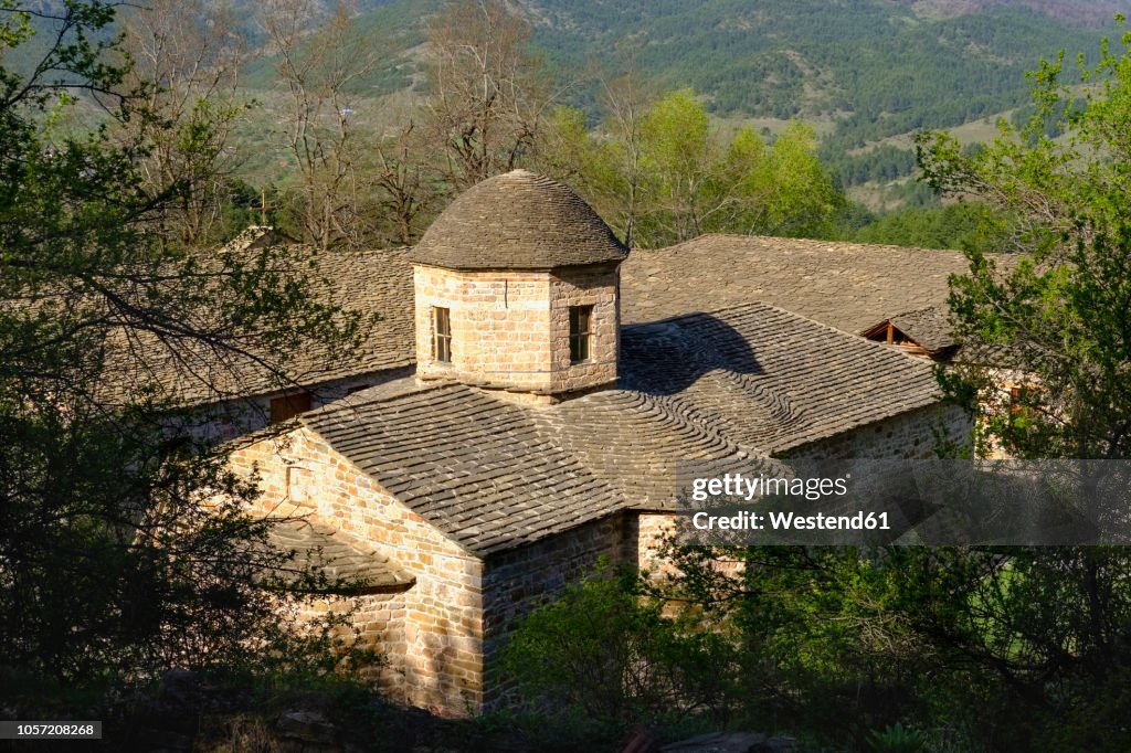 Albania, Qark Korca, Voskopoje, cross-in-square church, Manastiri i Shen Podhromit