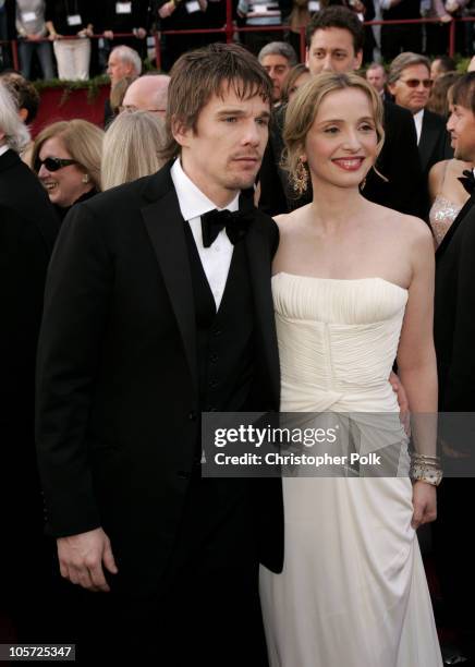 Ethan Hawke and Julie Delpy, nominees for Best Adapted Screenplay for "Before Sunset"