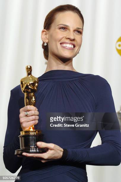 Hilary Swank, winner Best Actress in a Leading Role for "Million Dollar Baby"