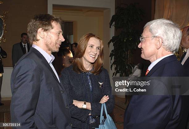 Jerry Bruckheimer and wife Linda Bruckheimer with Roger Ebert