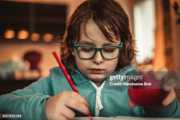 191 Consulting Doctor Desk Drawing Stock Photos, High-Res Pictures, and ...