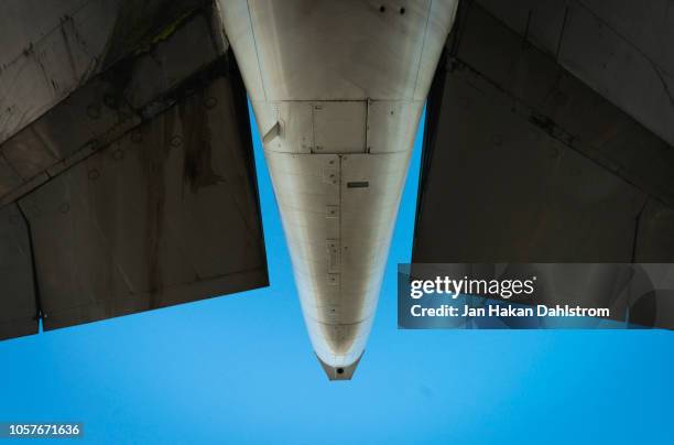 boeing 747 jumbo jet tail wings - fuselage stock pictures, royalty-free photos & images