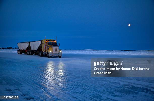 kenworth w900 on the ice - wide load stock pictures, royalty-free photos & images
