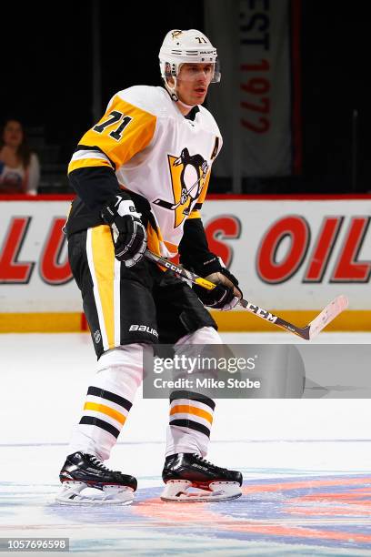 Evgeni Malkin of the Pittsburgh Penguins in action against the New York Islanders at Barclays Center on November 1, 2018 the Brooklyn borough of New...