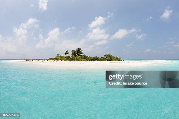 mathidhoo island, north huvadhu atoll, maldives - 無人島 ストックフォトと画像