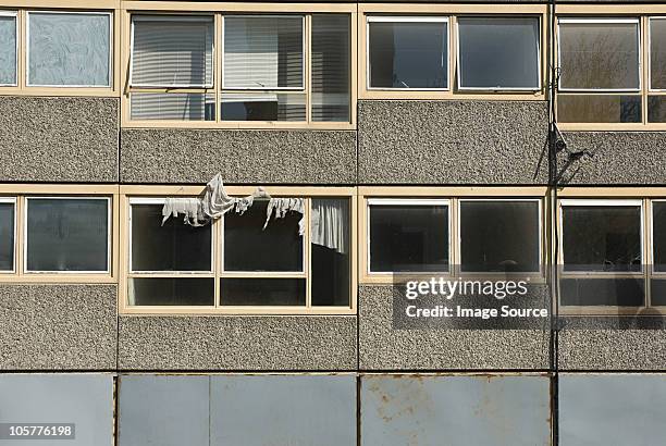 deserted flats on heygate estate, south london - heygate estate stock pictures, royalty-free photos & images