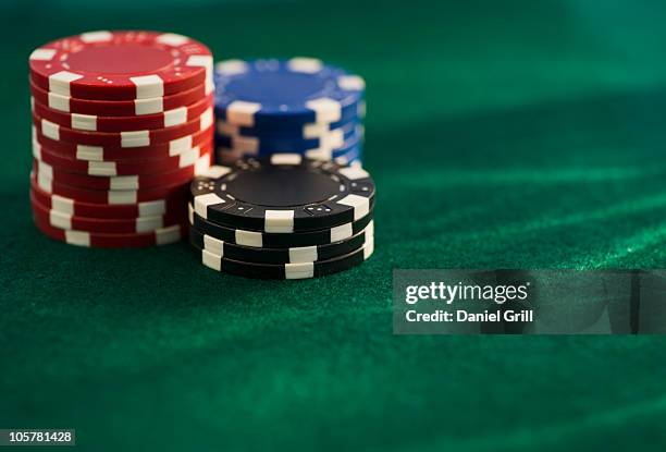 poker chips - poker photos et images de collection