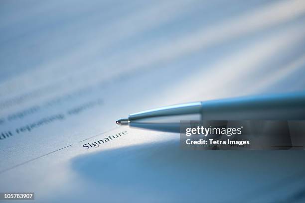 Single Signing Line 96 Signing On The Dotted Line Stock Photos, High-Res Pictures, and ...