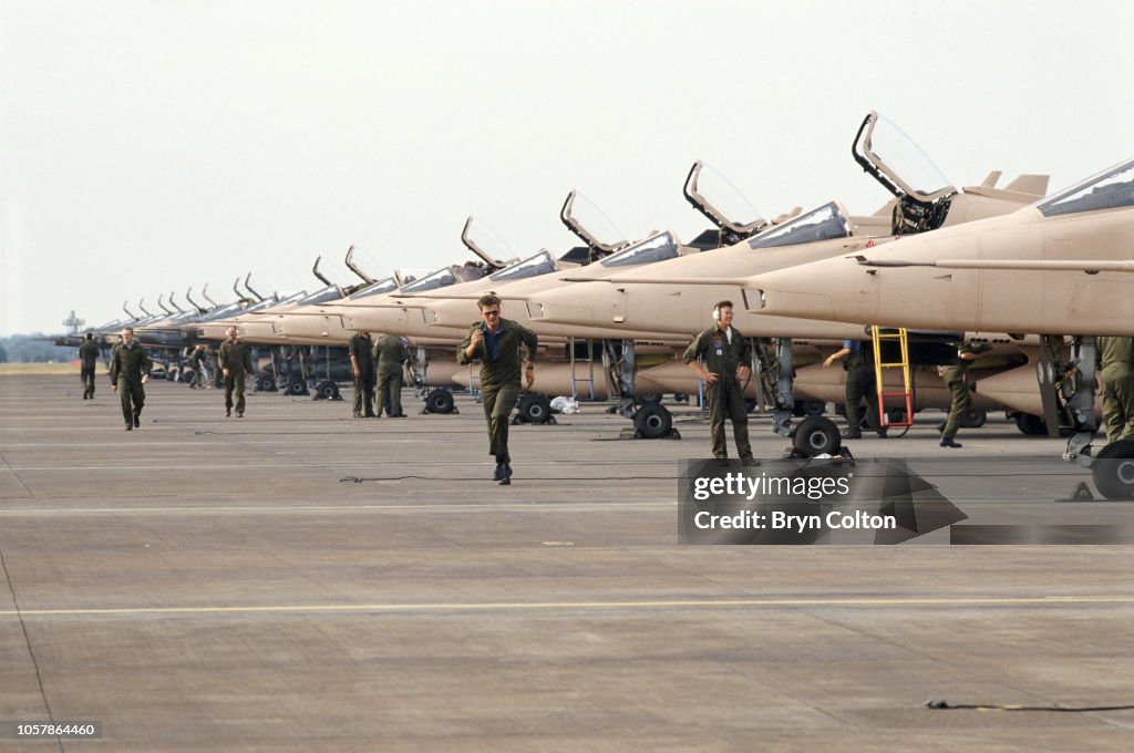 RAF Jaguar's Fly Out To The Gulf War