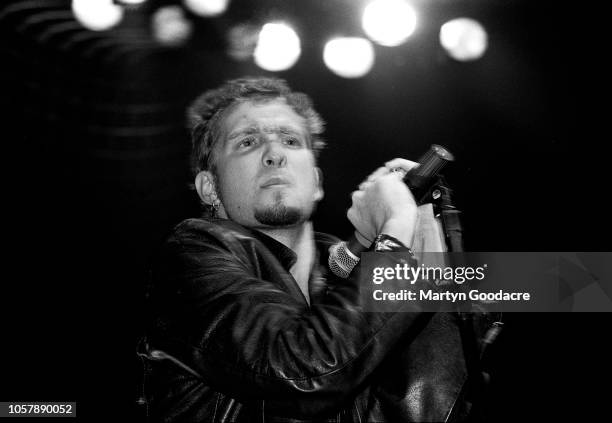 Alice In Chains singer Layne Staley performs on stage at Brixton Academy, London, United Kingdom, 1993.