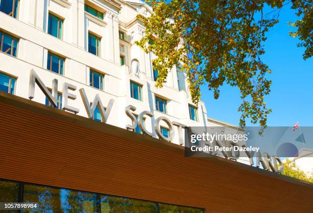 the outside of new scotland yard, police hq, london - the new scotland yard police he stock pictures, royalty-free photos & images