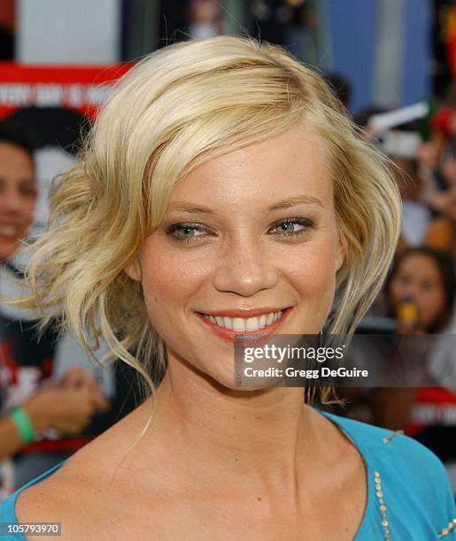 9,975 Amy Smart Photos & High Res Pictures - Getty Images