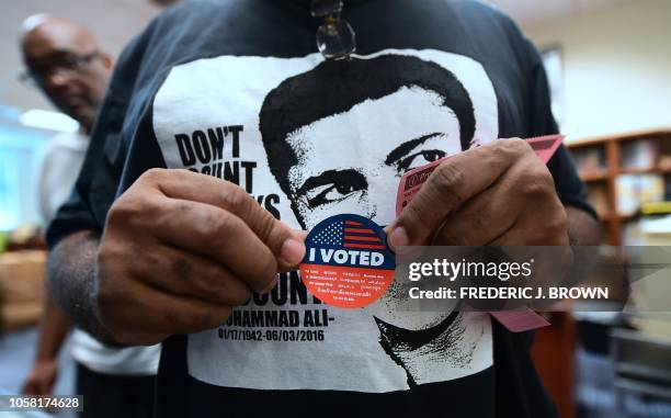 Vote Library Display Mission Vote Photos and Premium High Res Pictures - Getty Images