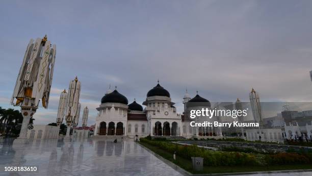 baiturrahman grand mosque, banda aceh. - banda aceh stock pictures, royalty-free photos & images