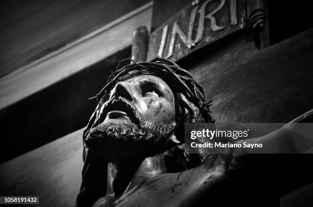 jesus christ in cross - crucifixion stock-fotos und bilder