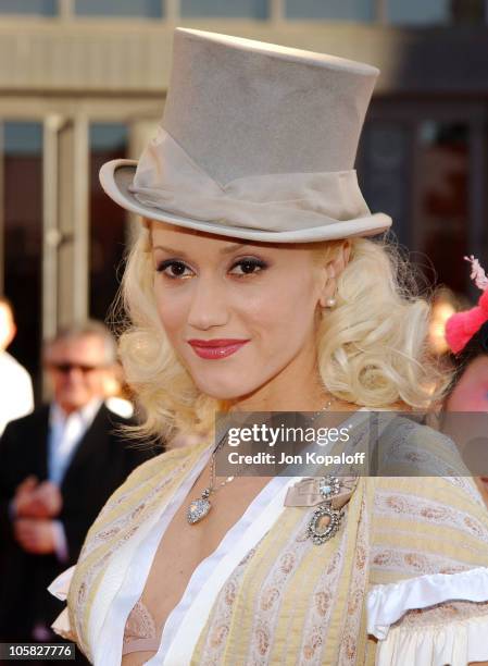 Gwen Stefani during 32nd Annual American Music Awards - Arrivals at Shrine Auditorium in Los Angeles, California, United States.