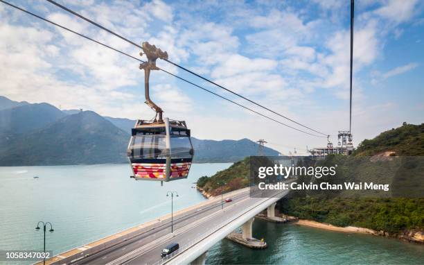 cable car ropeway to lamma island - hong kong island bildbanksfoton och bilder