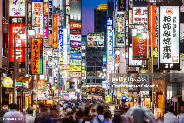 kabukicho red light district, shinjuku, tokyo, japan - tokyo fotografías e imágenes de stock