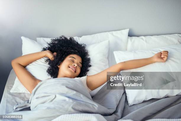 目が覚める ストックフォトと画像 - Getty Images