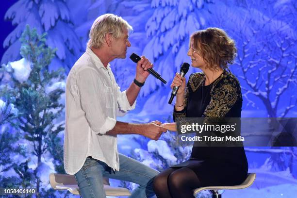 Matthias Reim and Kim Fisher perform the taping of the MDR TV show 'Weihnachten bei uns' at Stadthalle on November 6, 2018 in Zwickau, Germany. The...