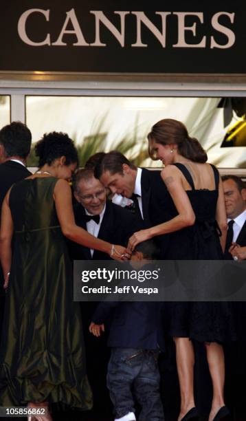 Mariane Pearl with her son Adam, Angelina Jolie and Brad Pitt