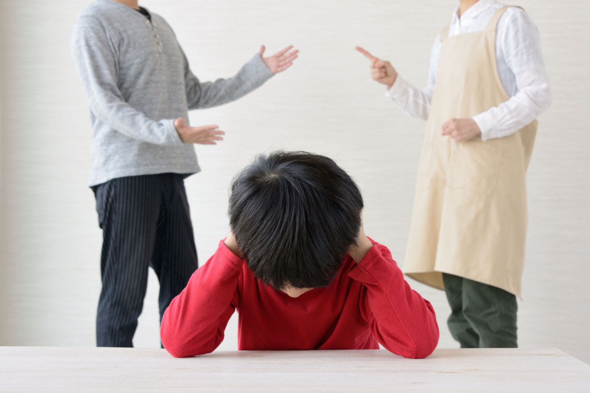 Child depressed by quarrel between father and mother Child depressed by quarrel between father and mother