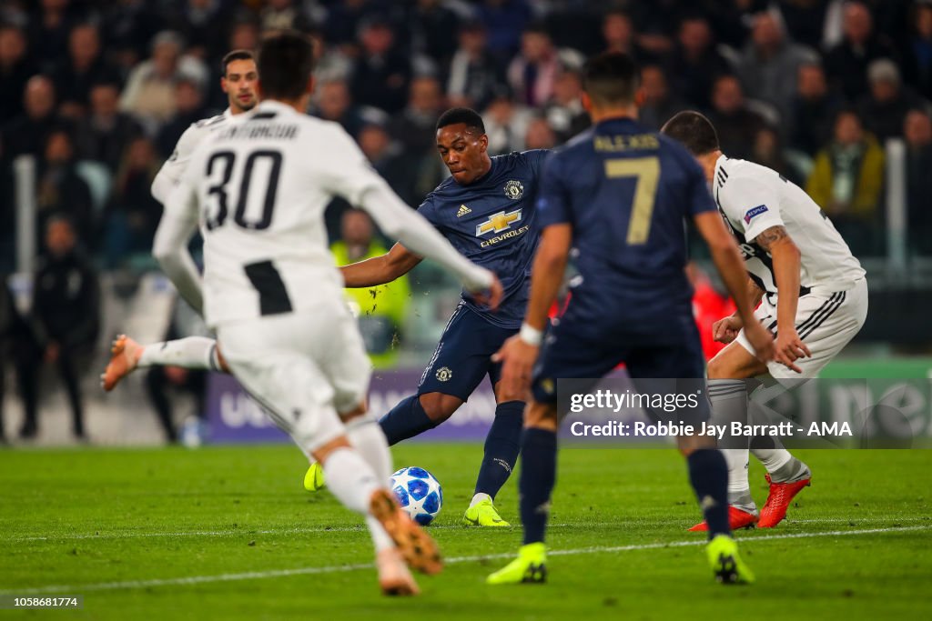 Juventus v Manchester United - UEFA Champions League Group H