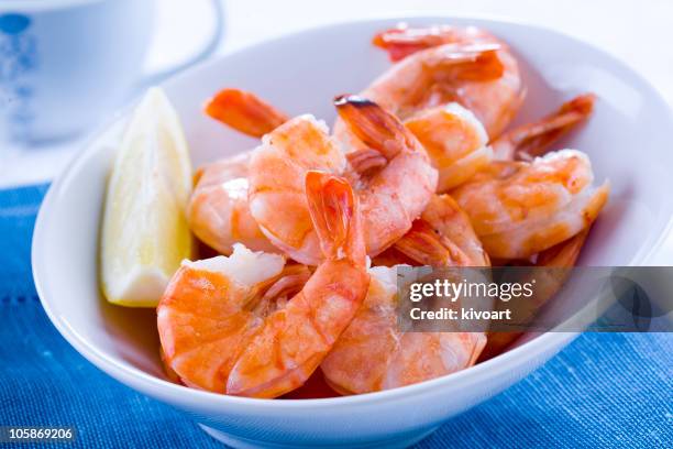 preparada de camarones - preparación de alimentos fotografías e imágenes de stock