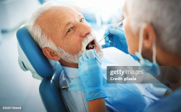 tandläkarbesök. - tandfyllning bildbanksfoton och bilder