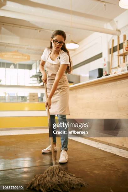Cleaned Off Wiping Off Restaurant Photos and Premium High Res Pictures - Getty Images